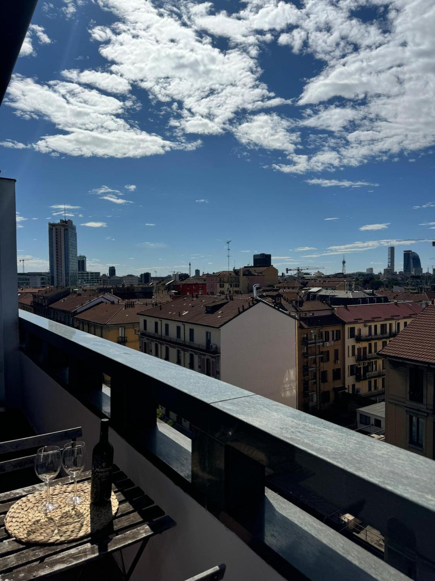 Appartamento Isola- Attico Con Balcone Milano Exteriör bild
