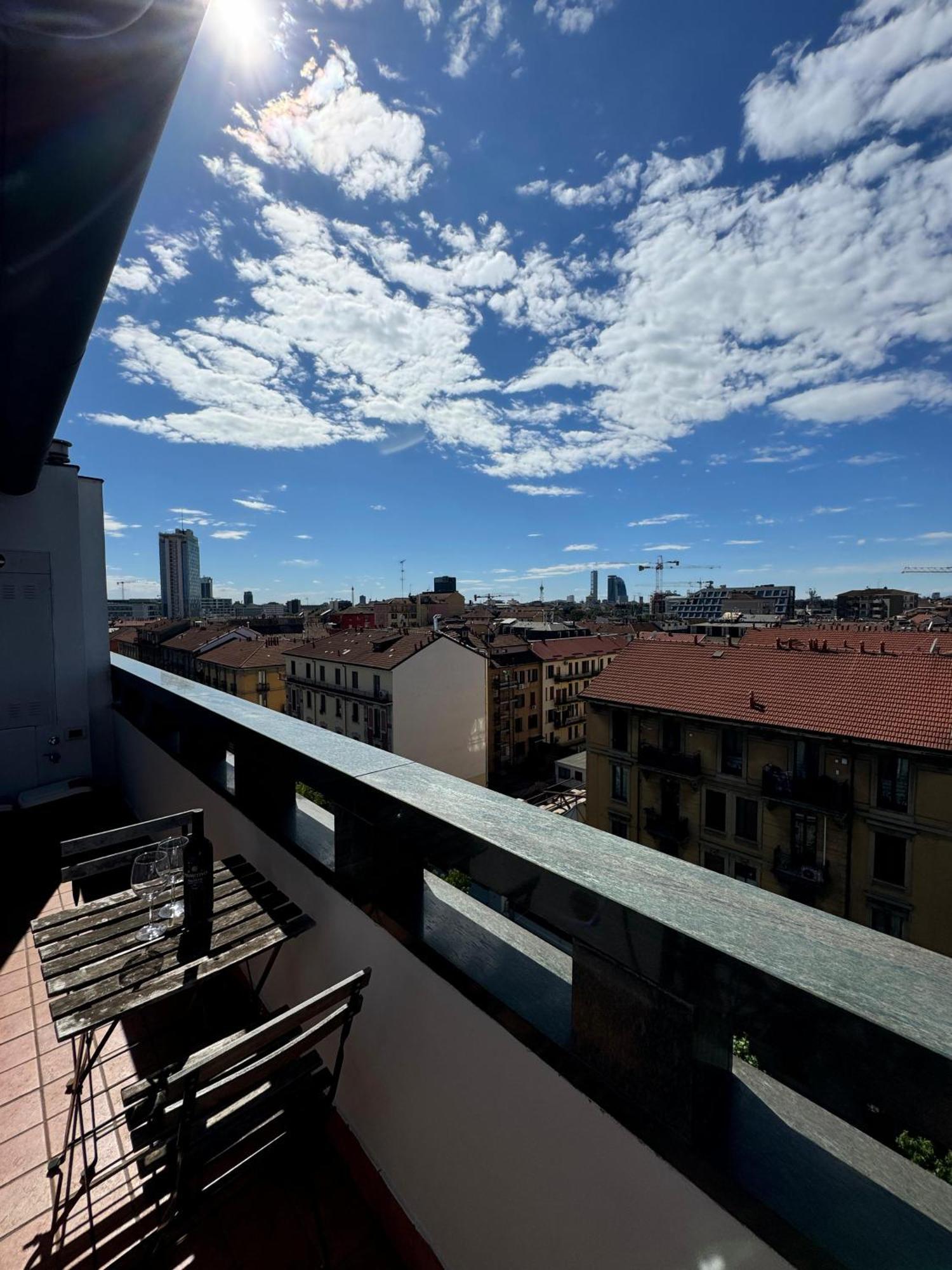 Appartamento Isola- Attico Con Balcone Milano Exteriör bild
