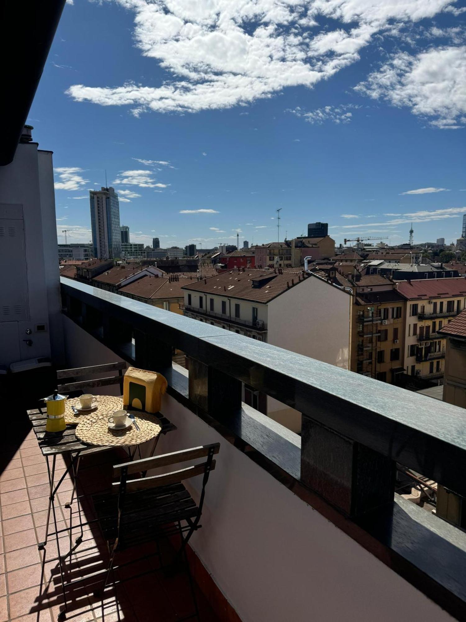 Appartamento Isola- Attico Con Balcone Milano Exteriör bild