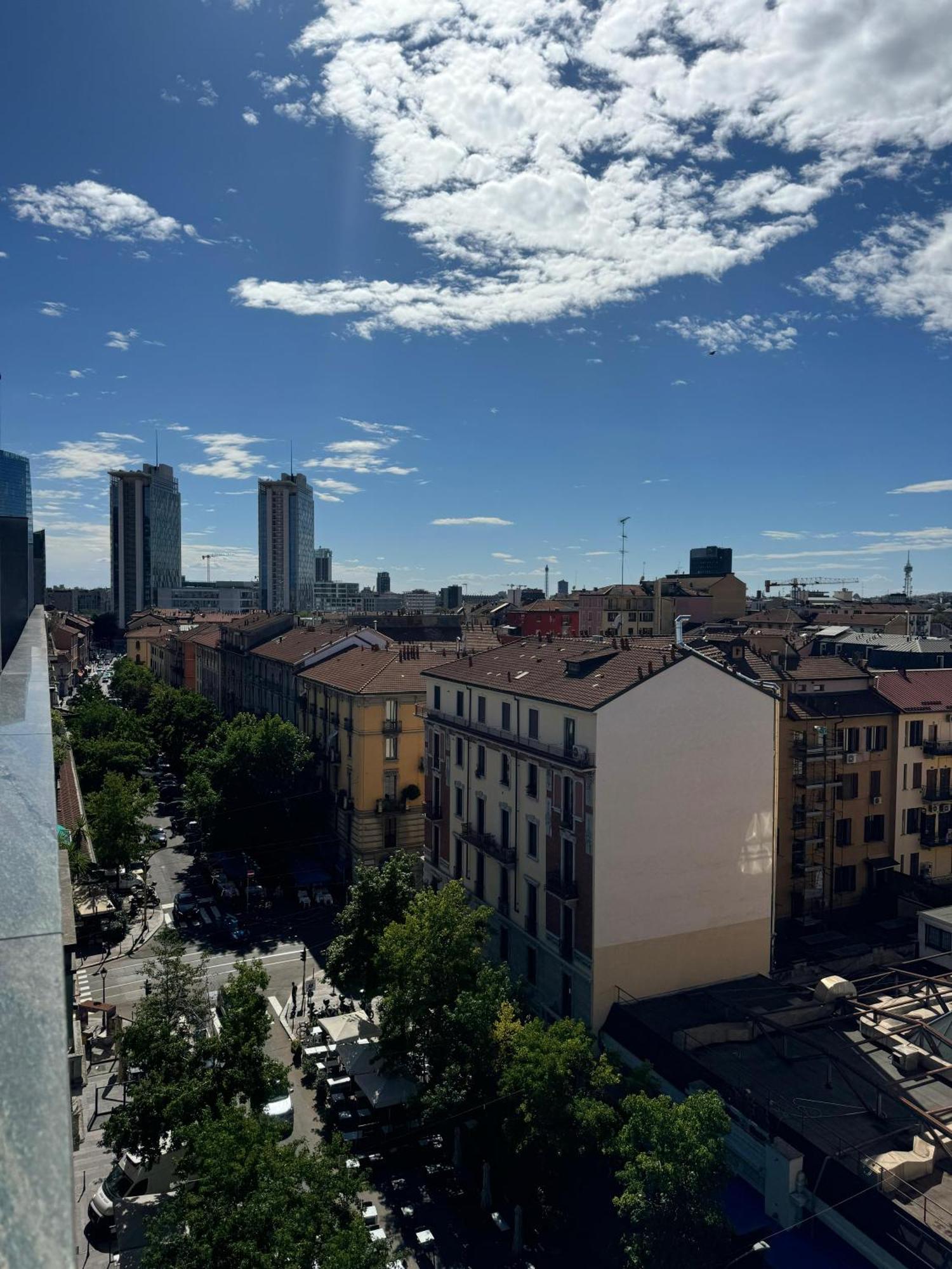 Appartamento Isola- Attico Con Balcone Milano Exteriör bild