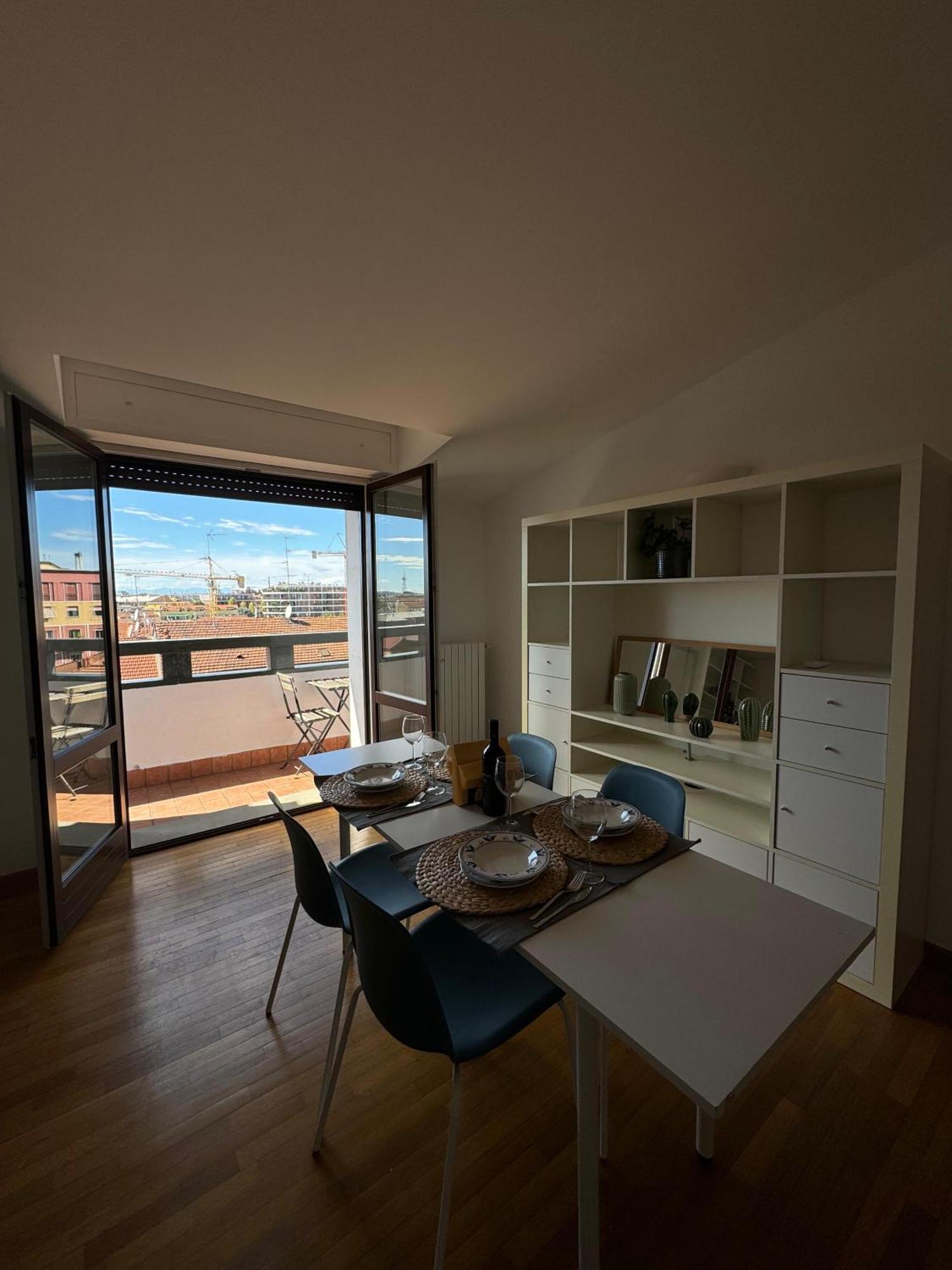 Appartamento Isola- Attico Con Balcone Milano Exteriör bild
